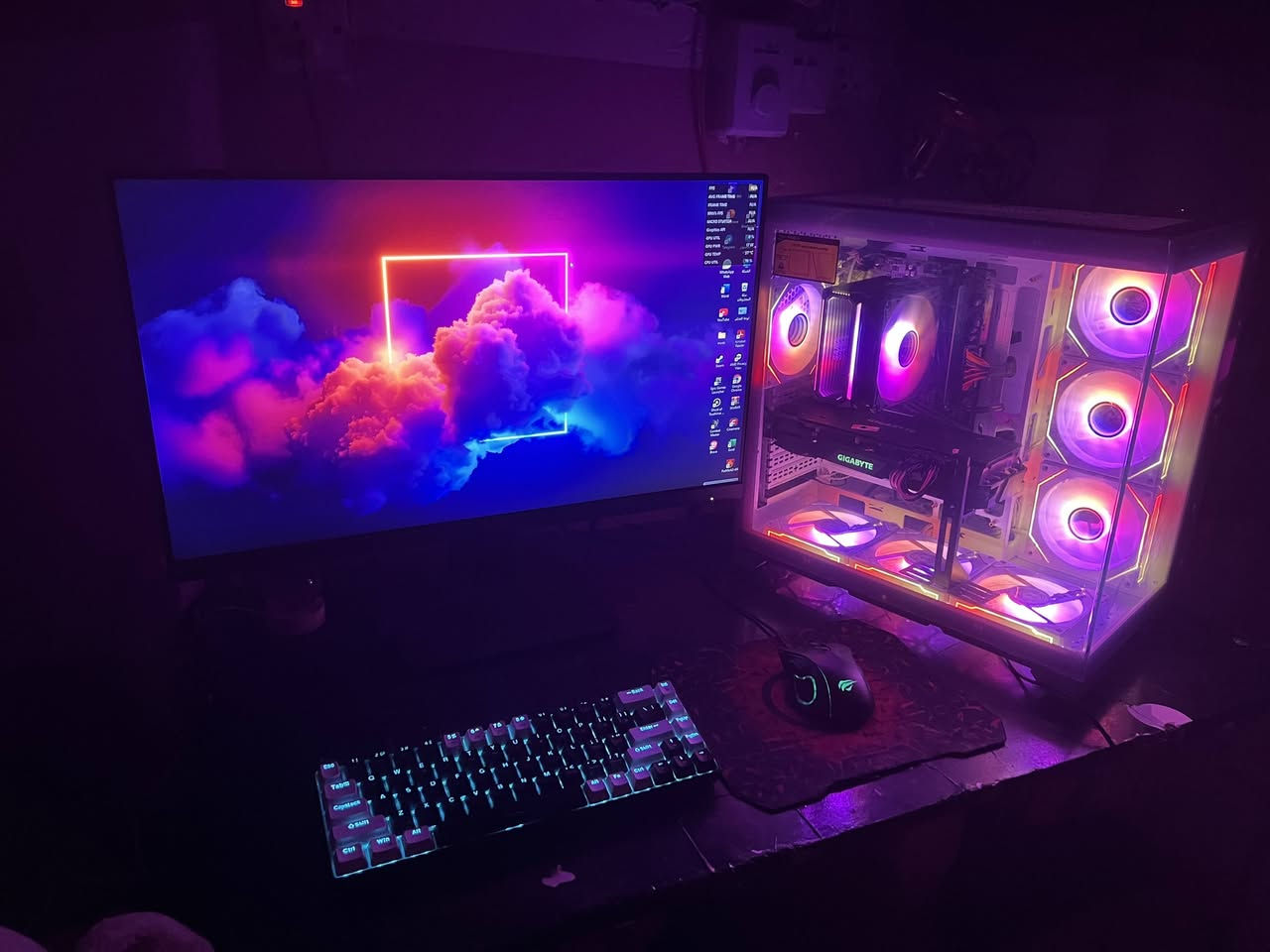 كرت RX5700XT • معالج R5 5600X • رام 16GB 3200