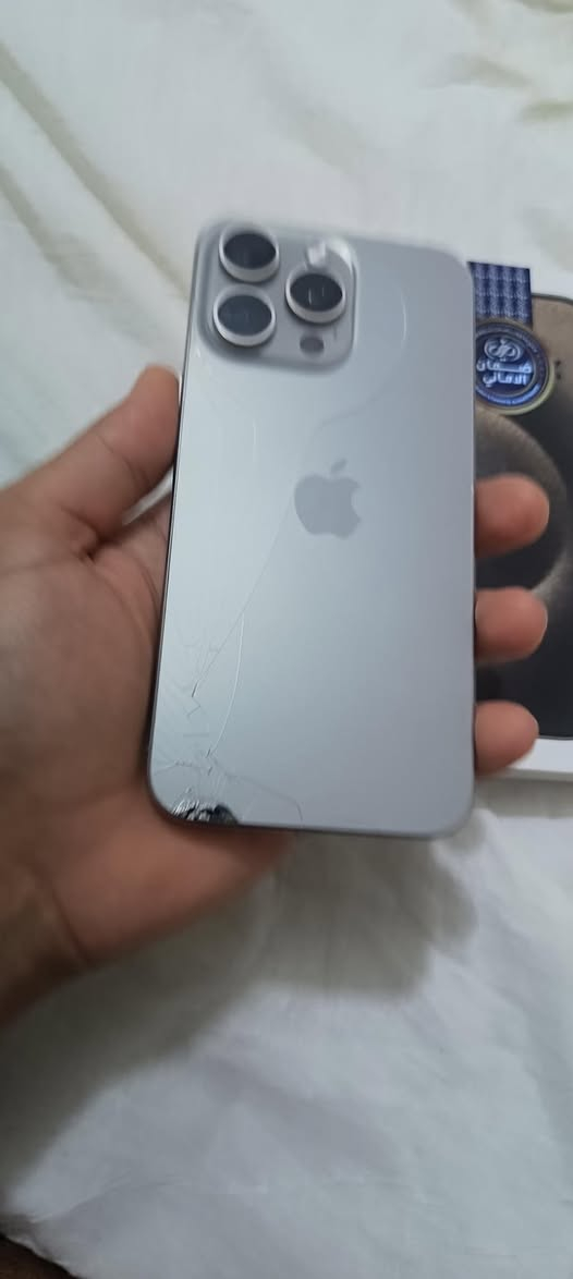 آيفون ١٥ برو ماكس • بطارية ٧٩ • فتح كارتون