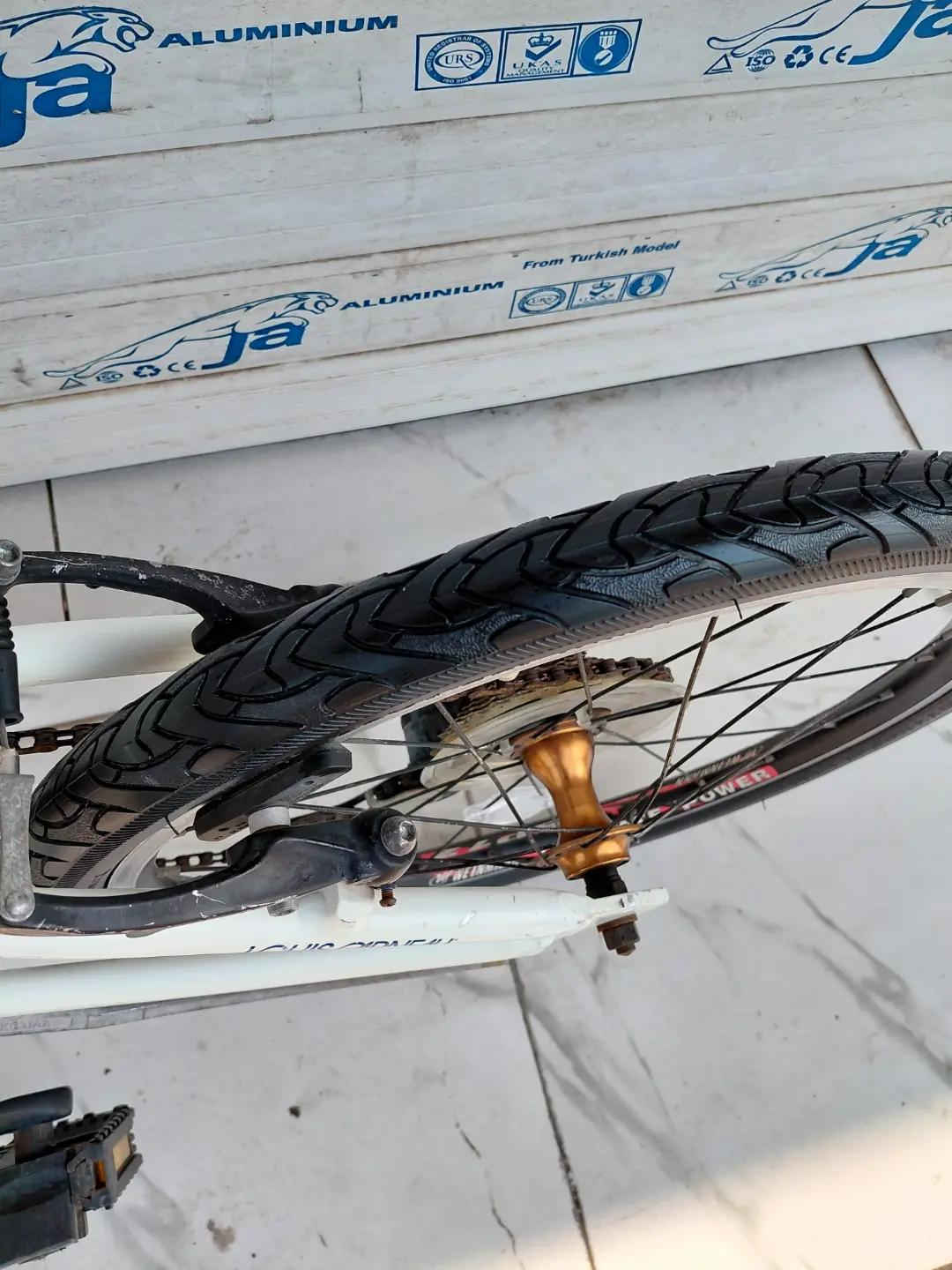 LOUIS GARNEAU FOLDING BIKE حجم 20 المنيوم بالكامل    ✈يوجد توصيل لجميع المحافضات ✈ كركوك مدخل سايدين حي الاسرى والمفقودين  معرض ابو شيفان ( *********** )
