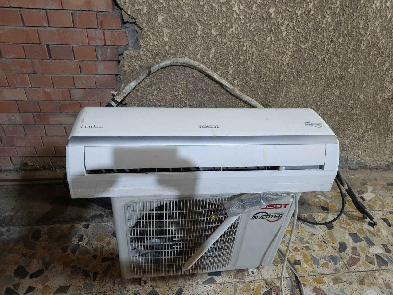 سبلت نفيرتر واحد طن عطلة فقط المروحه  واكفه الخارجية مقفول غاز سعر 210الف كامل ملحقاته بغداد المشتل ***********
