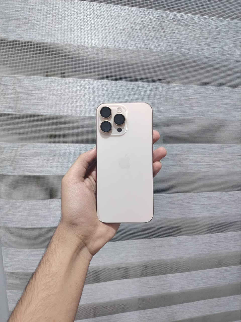 للبيع: آيفون 16 برو ماكس (iPhone 16 Pro Max)
 الذاكرة: 256 جيجابايت  
 نسبة البطارية: 90%  
 الحالة: نظيف جداً وبحالة ممتازة    
 الموقع: واسط / الكوت
*********** دهل اوران, واسط
