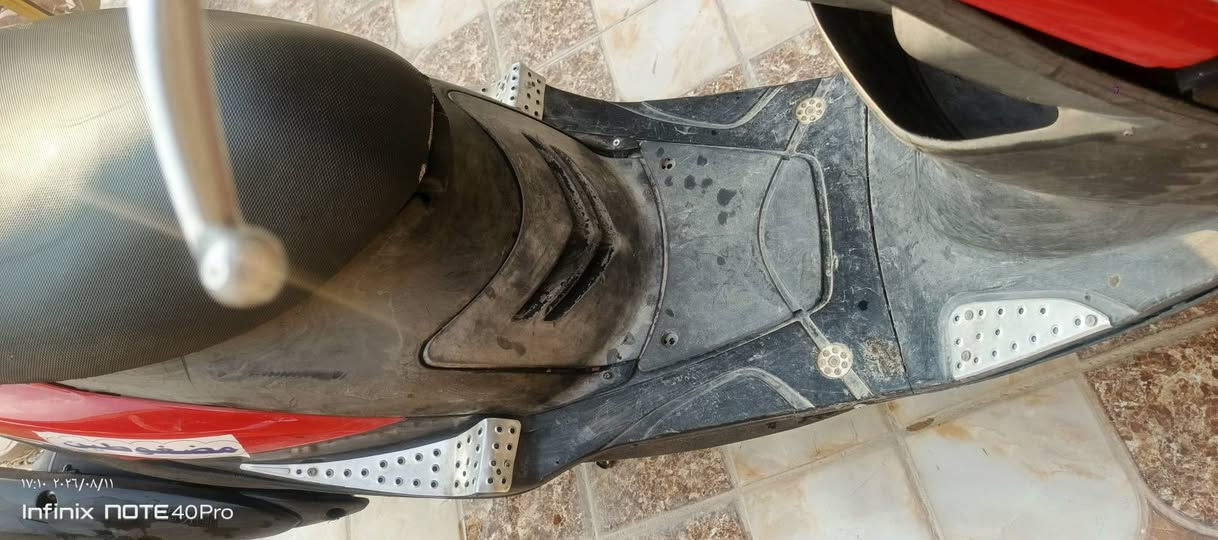 سلام عليكم من رخصة صاحب الكروب. دراجه ماكس عدله للبيع دراجه حلوه ونضيفه محرك رمبه كهربائيات شغاله بطاريه شغاله  
سعرها 625الف وبيها مجال بسيط مكاني تكريت  القادسيه الدراجه شلعه ومعدل ومزوده يدات رياضي صالنصه FM 
للتواصل ***********
