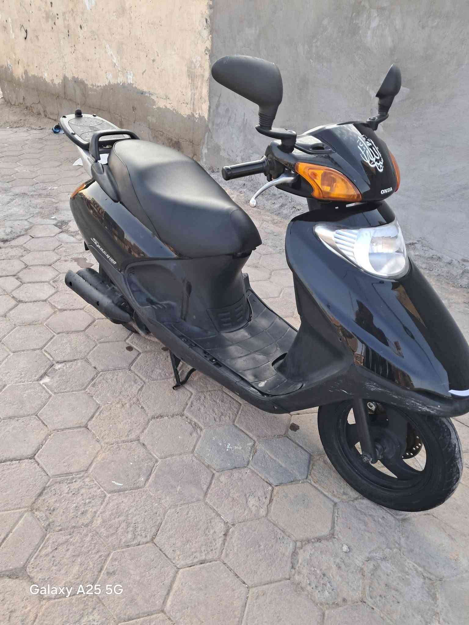 دراجه سبيسي ياباني كفر اصليه ابو الختم جاهزه كل نقص ما بيهه سلف هندر شغال مكينه ناعمه فول الهاتف ***********  المكان كوت داموك الطشاش

نص مكتوب في الصور:
- Galaxy A25 5G