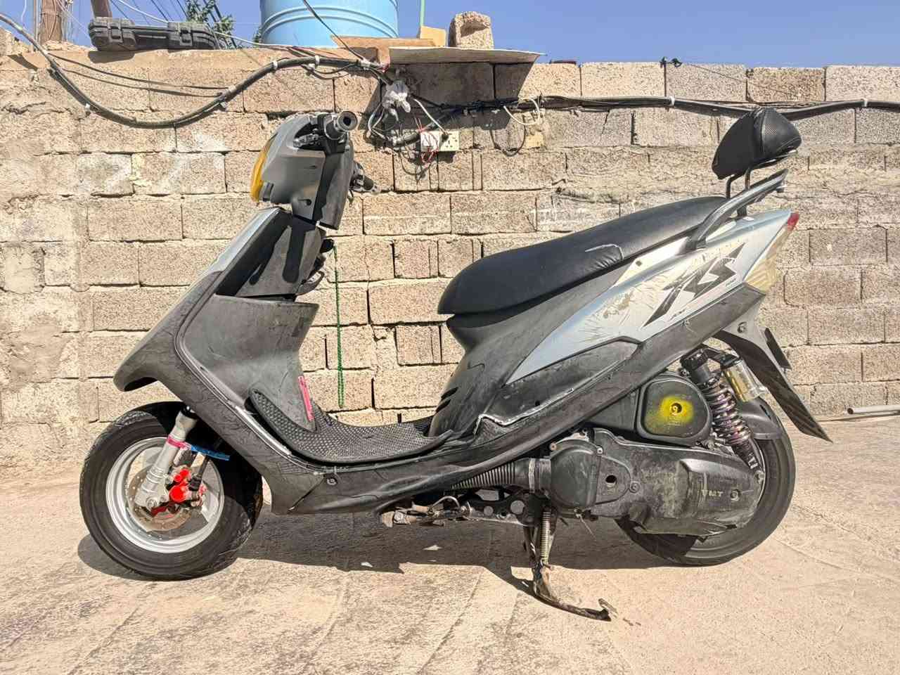 السلام عليكم ماكس عدله للبيع التفاصيل ⬇️
ماكس عدله بلاديه للبيع مكفوله صوت نضوح تبخير  

 الدراجه ختم واحد  تجي تفحص وتشوف مزوده تزويد بلادي  كلجات رياضيه بلاديات سعرهن 250 بل سوك وصالنصه صجميه  وسبايدر ابو تجوه رياضي بلادي ودبلات رياضيه بلاديه  كلوب زنون  يدات  كوسو  دراجه ملحه نصبه وجماليه فول قفل جنطه قفل ستيرن كله شغال  طوافه مال بانزين كله شغال  دراجه  دهنه كله امزويل  مكاني بغداد الدوره البعيثه رقم *********** سعر 750 وبيه مجال
