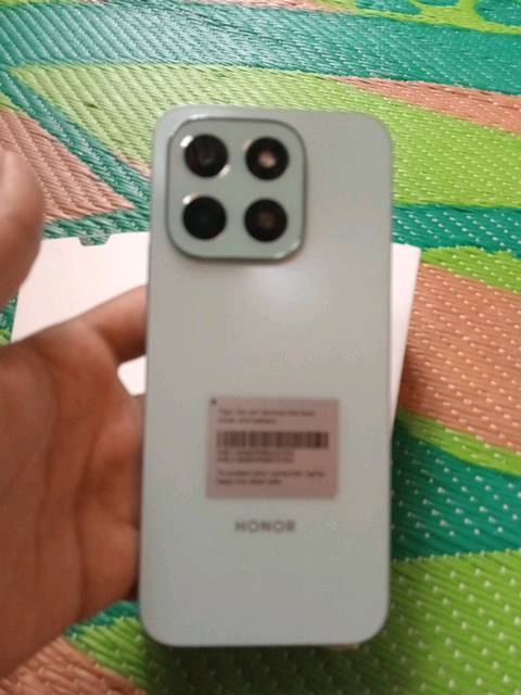 الاستفسار ***********

---

*📱 للبيع HONOR X6c كسر زيرو*

*المواصفات:*
- الذاكرة: 256GB
- الرام: 6GB
- البطارية: 5300mAh يومين
- اللون: اخضر نعناعي
- *الحالة: مستخدم اقل من شهر ونص نضافه 99%*
- الملحقات: كامل اغراضه بالكرتونة + الشاحنة الاصلية + كفر

*السعر: 220,000 دينار - بيه مجال بسيط* 
*المكان: بغداد*
*للتواصل: مراسلة على الخاص*

سبب البيع: اخذته اقساط ب 285 الف