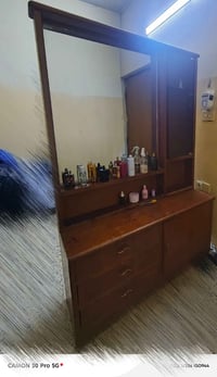 ميز تواليت • مرتب • واتساب