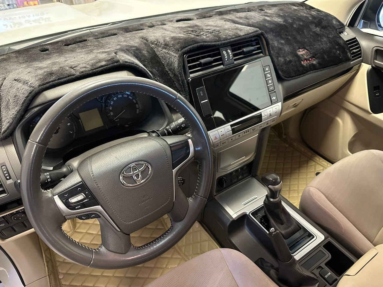 برادو ٢٠٢٢ فئة Txl ماشية ٦٢٠٠٠ فقط، ٦ سلندر، دبل تانكي، مكفولة من كلشي لا شخط ولا نقطة، بإسمي، السعر ٤٣٥، رقم الهاتف ***********
