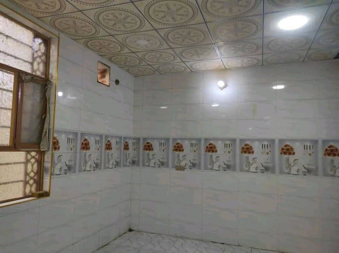 بيت للبيع🏚️مساحه/100/متر الاساس صب والسكف صب كافه الخدمات ماء💧وكهرباء💡ومدارس🏫شارع تبليط🛣️العنوان✍🏻النجف الاشرف مقابل قريه الغدير شارع المطحنه الاستفسار الرقم📱***********/📞***********
