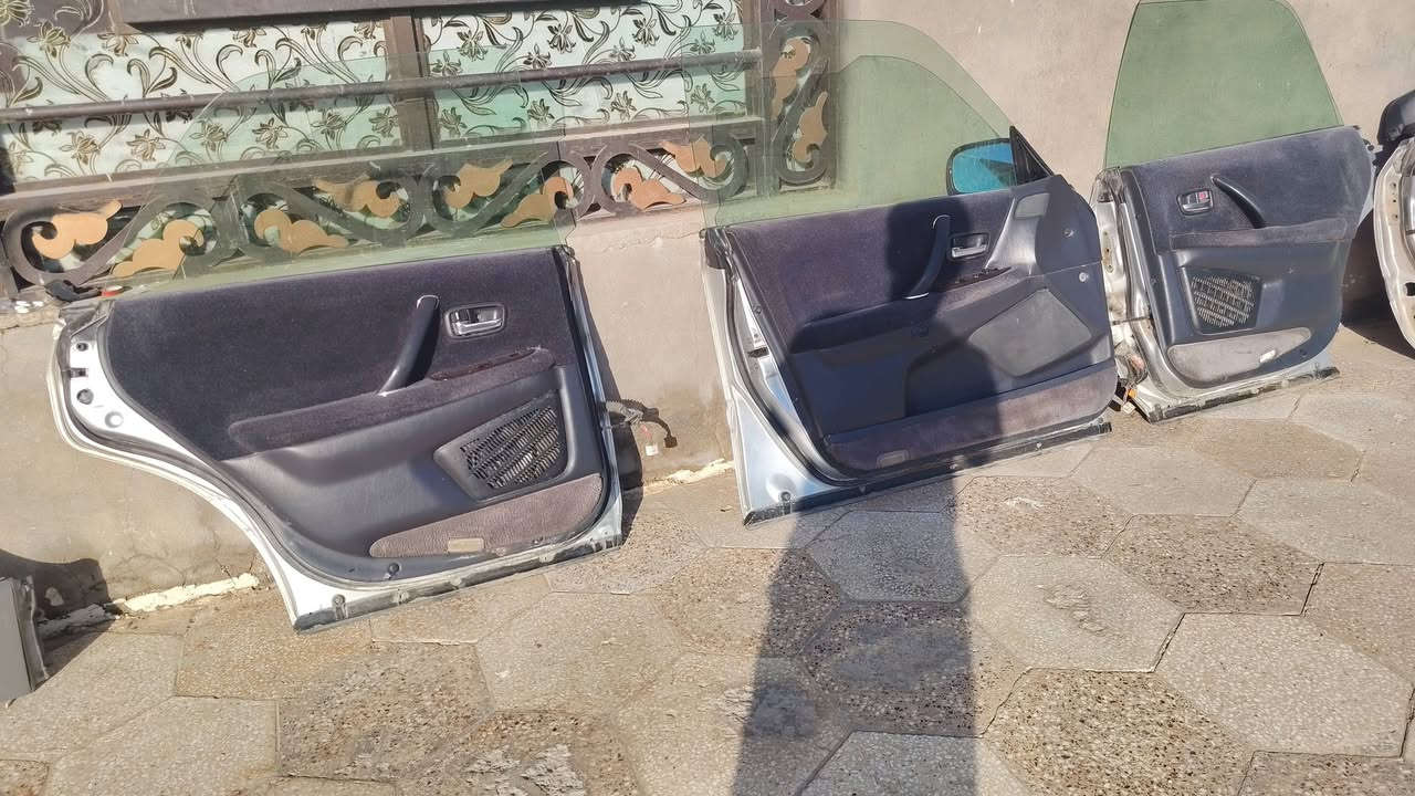 سلام عليكم فره وغرفه كامله راس الثور سلفريه نضيفات لبيع ***********
