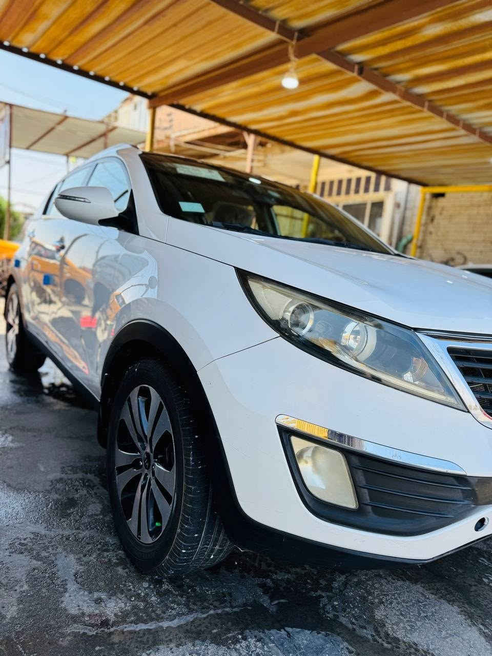 🚙 كيا سبورتج 2011 للبيع
كيا سبورتج 2011 خليجي
 بااسمي سنويتها 2031

  بيها ربع باب صبغ  اثر شخوط  وبيها صدعات بسيطه  بالنيد  والباقي مكفول 

المكينه مفتوحه شرط لا تبخير ولا تنقيص 
تبريد شغال السياره حلو وماناقصها شي
🔹 المحرك: 2000 CC
🔹 القير: أوتوماتيك
🔹 الدفع: أمامي
🔹 اللون: أبيض
🔹 خليجي
🔹 فل أوبشن vip
🔹 فتحة سقف
🔹 تحكم ستيرن
🔹 مرايات كهرباء
🔹 ضبابيات
🔹 تكييف
🔹 السيارة نظيفة ومرتبة
📍 الموقع: [الديوانيه - الشافعيه
📞 للاتصال: ***********
