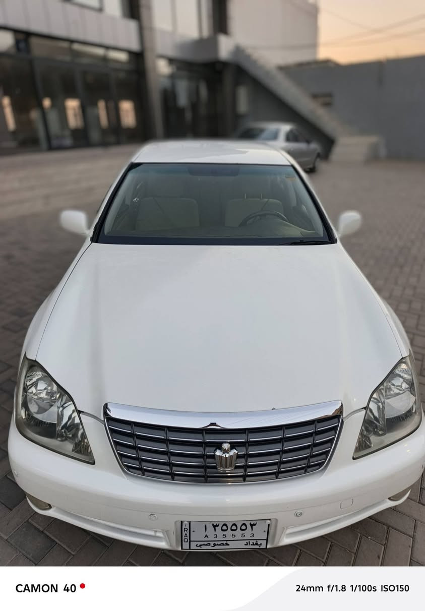 بەناوی خوا 
شـاهیـنە بـڕاوە 180 / 2006  سپی 
 بچووک بە گەورە شتی جوان 140 km هەقیقی ڕۆشتوە
دوو دوگمە 
کامێرە 
شاشە 
بلوتوس بیلادی 
کۆدی هەیە بەناوی خۆمەوەیە 
تەبرید سارد و گەرم 
تەقەو ڕەقە گێڕوو مەکینە 
سەقف و کەڤەرو دەعموو لێدراو هەمووی بەشەرت 
سەیارەی دەسی خۆمە و بێ مەسرەفە 
دەشبڵ و فۆرمیگا لۆکک درزیشی تیانیە 
سەقفی شووشەیە 
47 گەڵاو نیوو مەعمەله  
*********** 
شوێن... سەید سادق
