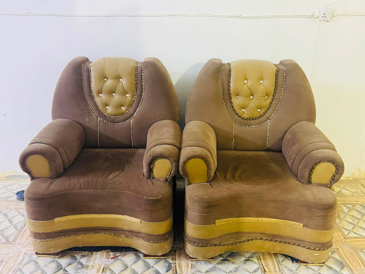 السلام عليكم
غراض مستعملة للبيع

نص تخم بدون اي خسفه او شك سعره 75 الف

مبرده المنيوم 70 الف

***********
