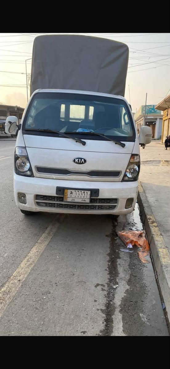كيا حمل فحل 4000
نص بوند صبغ
رقم بغداد
السياره جاهزه من كل النواحي وكلها تعمير جديد 
السعر 110وبيها مجال 
***********

نص مكتوب في الصور:
- علي كيا
- 2/9/26، 4:23 م