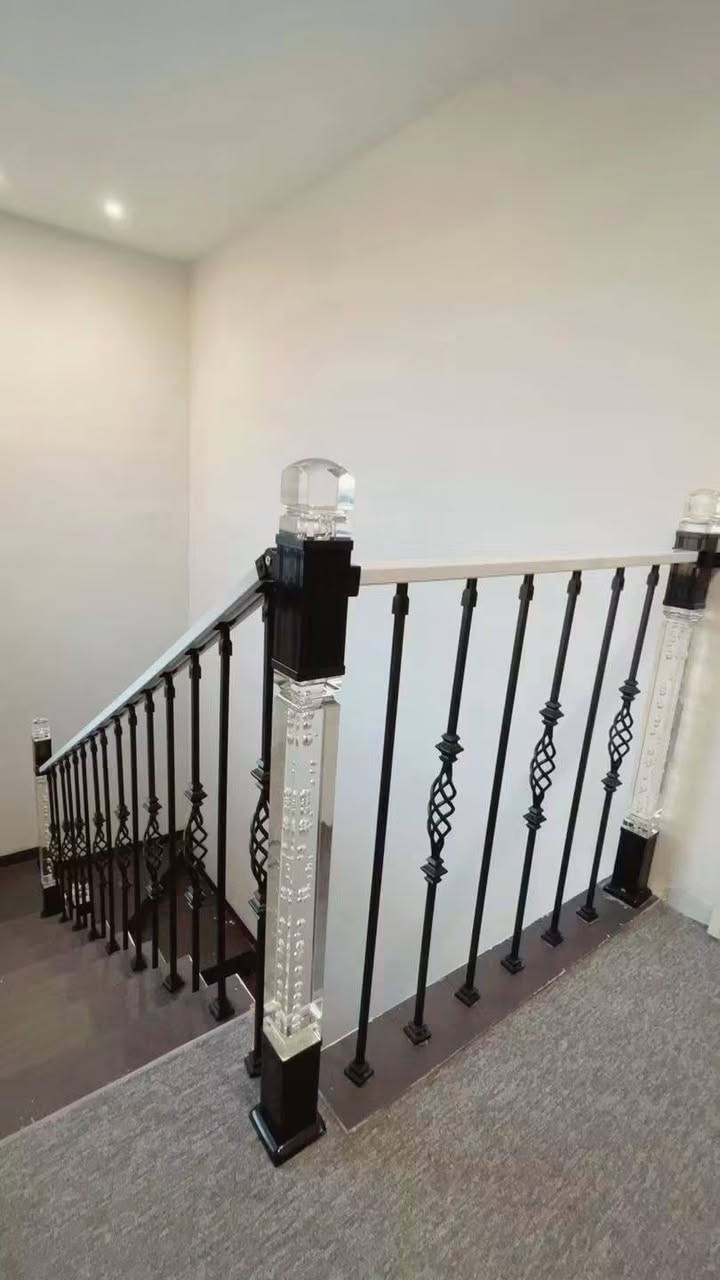 📍 نقشات محجر حديد كلاسيك – مودرن | جودة عالية وتصاميم فاخرة
:

 • حديد قوي ومتين يتحمل جميع الظروف.
 • نقشات فاخرة تناسب الدرج، البلكونات، الأسوار الداخلية والخارجية.
 • تشكيلة متنوعة: كلاسيك – مودرن – ديكورية.
 • قابل للتفصيل حسب المقاس.
 • لون أسود مطفي أنيق + إضافات ذهبية للطلب
🔴تنفيذ خلال يوم واحد فقط 
📦 متوفر جملة ومفرد – أسعار منافسة.
للطلب والاستفسار يرجى المراسلة

***********
‭
