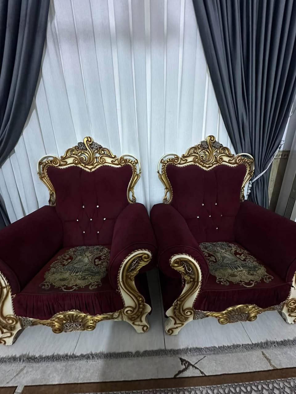 بيع مستعجل: قنفات فردية (أم نفر) عدد 2 - ديزاين ملكي 🛋️⚡
المواصفات: قنفات مفردة (مقعد واحد)، قماش مخمل ماروني ديزاين ملكي.
الحالة: مستعمله بحالة كالجديد تماماً، نظيفه جداً وخالي من أي كسور أو عيوب .
الموقع: كربلاء
السعر: 75 ألف للوحدة (قابل للتفاوض البسيط للجادين)
للتواصل: الخاص أو الاتصال: [***********]
