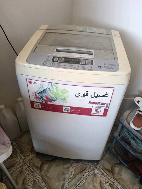 غسالة ثمانيه كيلو نظيفة