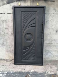 باب خدمي • عرض٩٥ • ارتفاع١٨٥