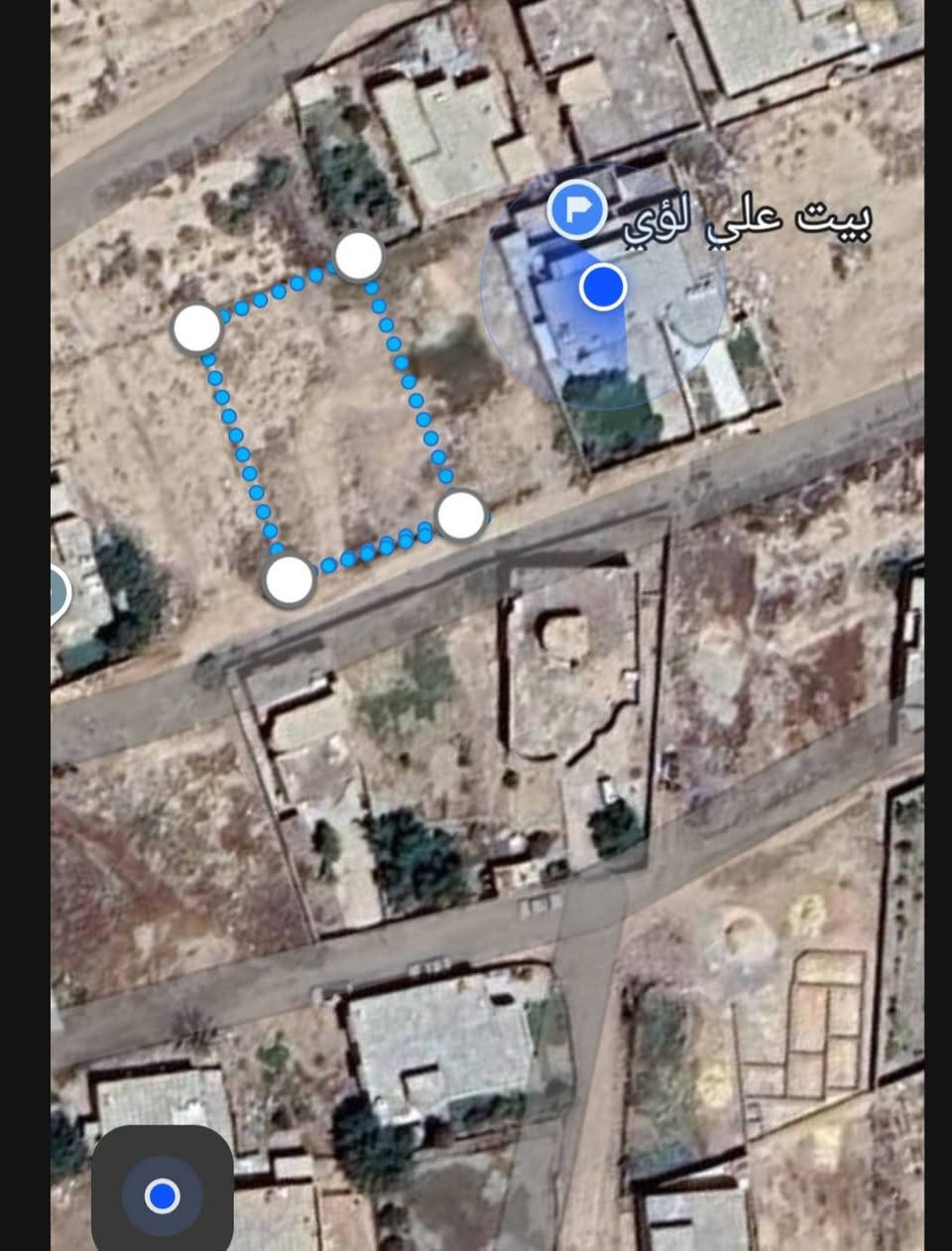 السلام عليكم مكلف بالنشر قطعه ارض للبيع طابو زراعي سند ٢٥ اسهم بالطابو المساحه ٦٤٠ مترالواجهه ٢٠ النزال ٣٢ الموقع حي المنصور عمود ٢٣٢ القطعه كما موضحه بالخريطه والتصوير  الجيران كلهم اهل ولايه ومعروفين محولة الكهرباء قريبه عليها والمي وكابينة مولد الشارع نت موجود ومحلات تلاثه بالمنطقه السعر والاستفسار اكثر الاتصال على الرقم بيه واتس اب ***********
