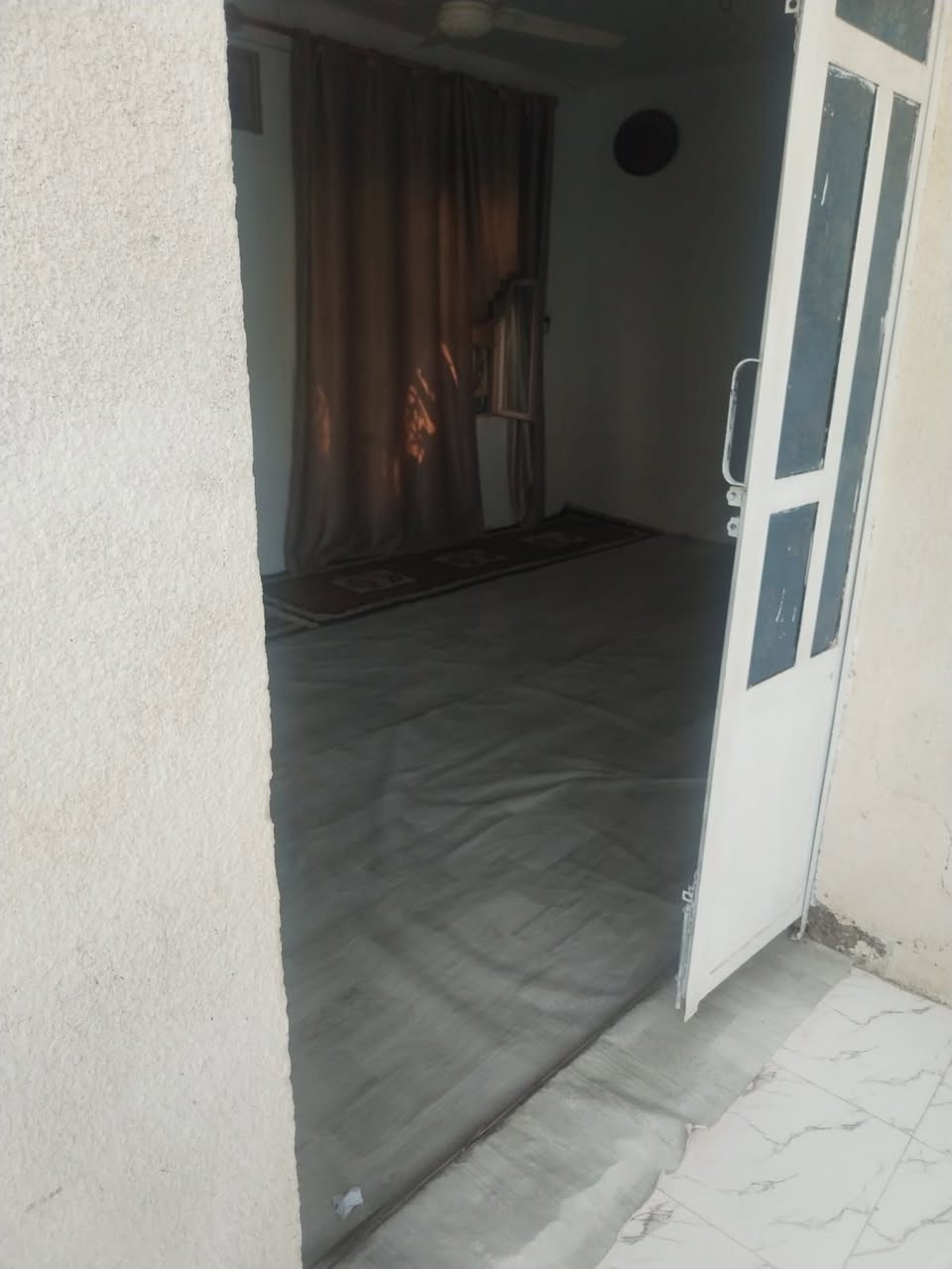 السلام عليكم 
بيت للبيع اصلاح زراعي الموقع المحاويل نهاية حي الشهداء قرب منتزه الربيع  موقع مميز المساحة  500 م  وبناء البيت بلوك السعر 66 بيه مجال للاستفسار الاتصال على رقم الهاتف ***********
