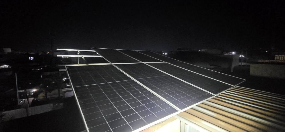 طاقة شمسية • HI-MO X10 645W • بطارية 10kWh