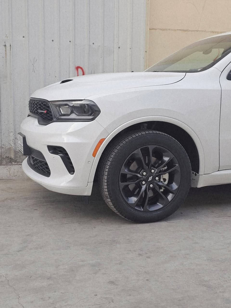 دودج دورانجو 2025
الفئة: GT PLUS AWD أعلى فئةVib
عداد المسافة: 8 أميال بحالة الزيرو
اللون: أبيض
اللوحة: رقم واسط (شهداء)، أسوي وكالة عامة إلى المشتري 
السعر: 335$ 
المحرك: 6 سلندر 3600
حادث السيارة: حالوب، راجعة بتقنية PDR، وصار بها بالشحن الجاملغات الأمامية طاخيهن وراجعات بارد مع التكحيل (السونار مرفق مع الصور)
السيارة على وضع الشركة
المواصفات: فل مواصفات؛ لايت أمامي LED، رادار أمامي، نظام مغادرة خط المسار، إشارات بالمرايا، حساسات أمامية، بنيد 3 فتحات بلادي، فتحة، نقطة عمياء، هيتر بالمرايا، مرايا قلابة مع الرجوع للخلف، ويل حجم 20، حساسات خلفية، فورويل، صندوق كهرباء، تشغيل عن بعد، سستم صوت ألبين، كشنات جلد، كشنات ملكية منفصلة، ذاكرة خزن (ميموري)، كشنات كهربائية، ستيرن كهربائي، شحن لاسلكي، شاشة حجم كبير، ستيرن حرف D، شفتات ستيرن، تدفئة كشنات خلفية، تدفئة ستيرن، تبريد + تدفئة كشنات أمامية، إلخ (مكانها بالكوت).
للاستفسار الاتصال على ***********
غير متواجد على الفيسبوك

نص مكتوب في الصور:
- LibertySuperstores.com