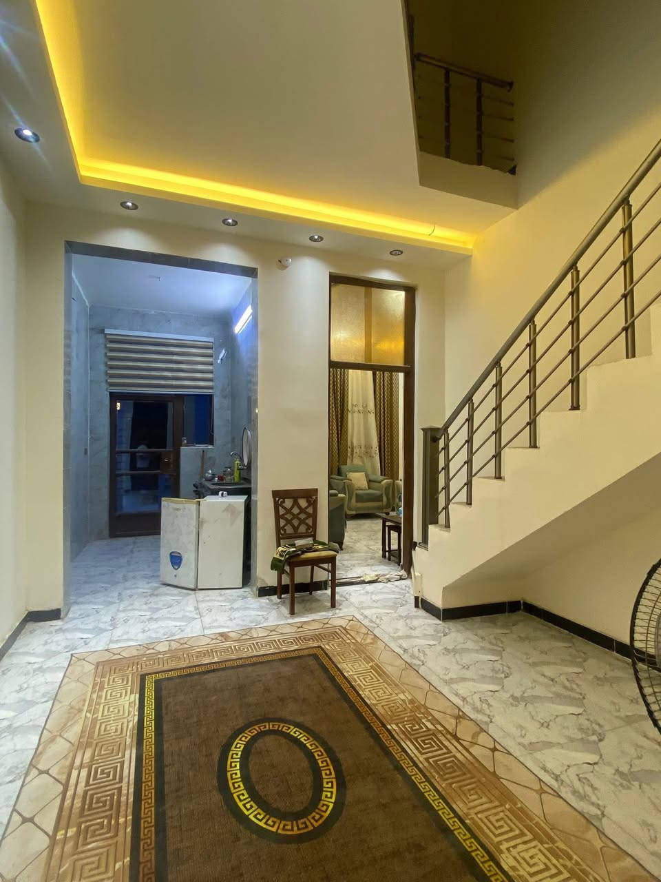 #لدينا_دار_للبيع مساحه 100 متر واجهه 6 وربع ونزال 16 طابو زراعي سند 25 قرار محكمه البيت يحتوي على 1 غرف نوم وصاله وستقبال ومطبخ  العنوان بغداد الدورة مدخل البوعيثه مجمع الحليم   طابق واحد  
هاتف ***********
