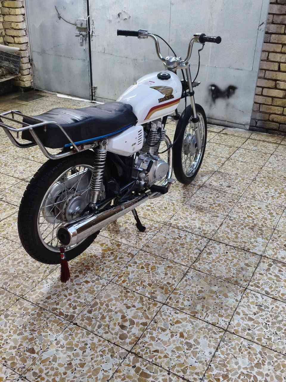 سلام عليكم شباب دراجه للبيع بدون اوراق دراجه غراضه كله جدد عدك الويل الكدام شويه بيه ملعب دراجه ما مفتوحه شلع ما عده تفيلس فيسله السعر 650وبيه مجال خاص مفتوح رقم واتساب فقد ***********ستفسار
