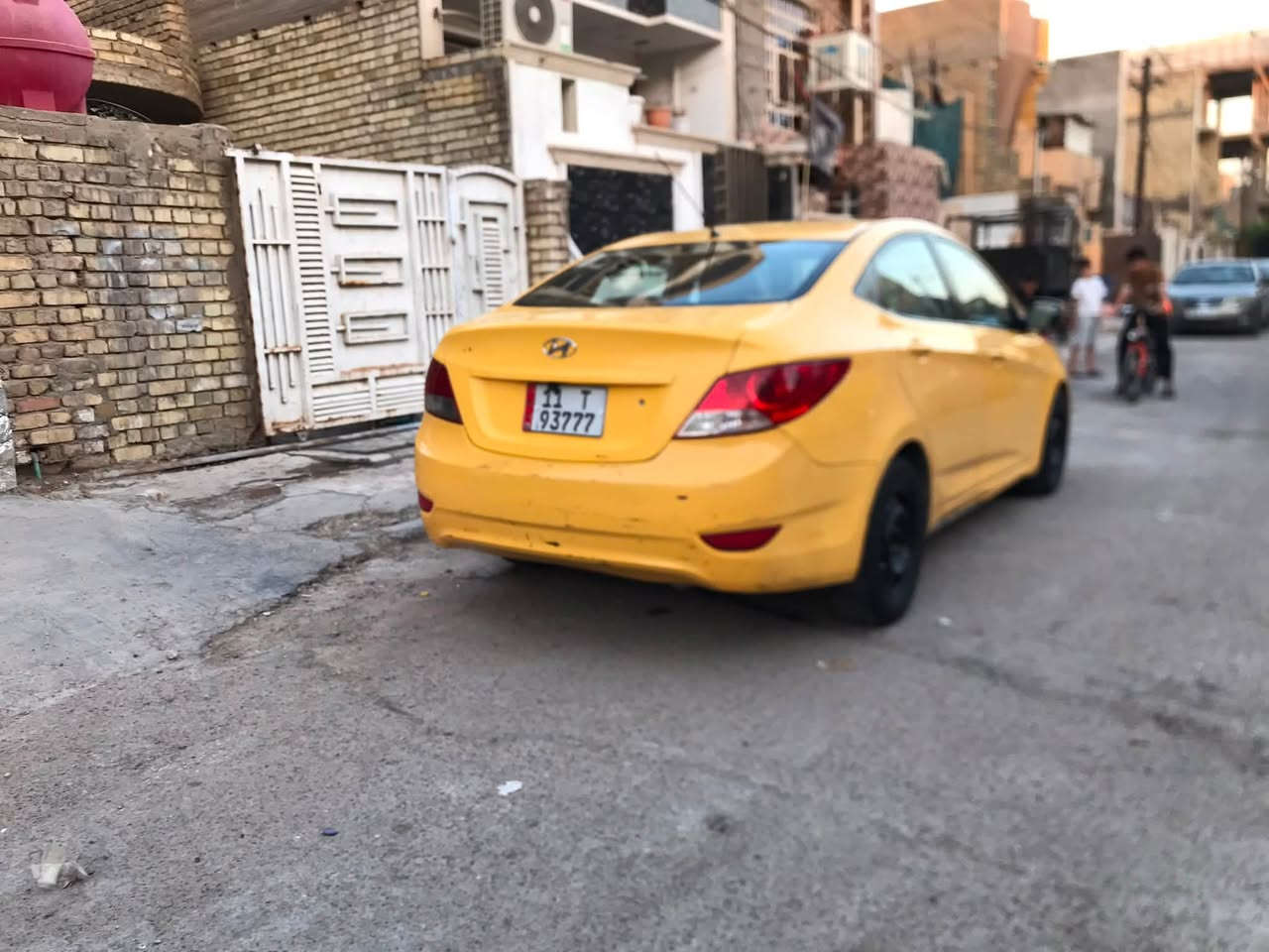 السلام عليكم هونداي اكسنت خليجي مكفوله  مكينه Gdi وكير وصد وتخم تاير مكفول بدون حادث ولا تبديل بس الدوسه واضحه ما معمره بعده موديل ٢٠١٤ السياره جاهزه للستفسار *********** صاحب السياره السعر ٧٧ وبيه مجال
