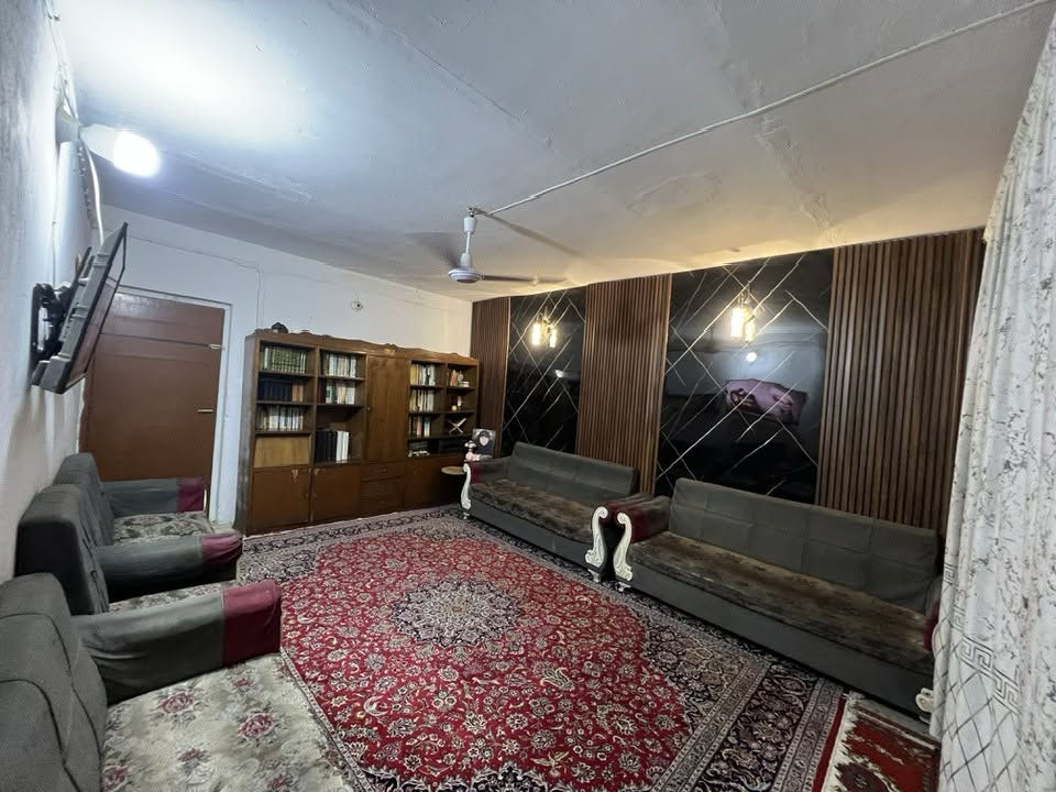 دار للبيع 
طابو سكني صرف 
سند مستقل 
المساحة 124
الجبهة 8
تباع كاملة او نصفين بحسب الاتفاق 
البناء قديم ولكنه بحالة جيدة جدا 
جاهز للسكن 
و يباع بسعر الارض فقط 
الموقع 739محلة 
قرب متوسطة الأبرار و مدرسة ذات العيون 
السعر المطلوب 190
قابل للتفاوض 
***********
