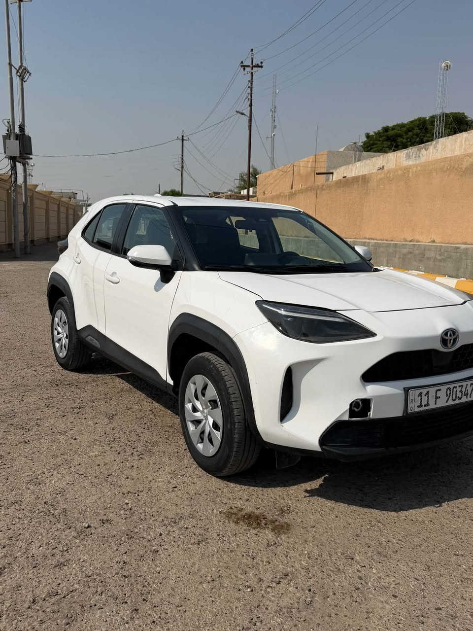 للبيع كورلا يارس كروز
موديل 23
رقم بغداد بسمي 
محرك البانزين 1500
محرك الهايبرد 1200
توقف ذاتي
رادارات جانبيه
جامات أوتو
هواي بيها مواصفات السياره 
ماسحات واتو من تمطر هنه يشتغل وهنه يطفن 
ضررها جاملغ امامي بارد والدعاميه الاماميه بدون دواخل 
السعر 118 
العنوان صلاح الدين سامراء 
***********
