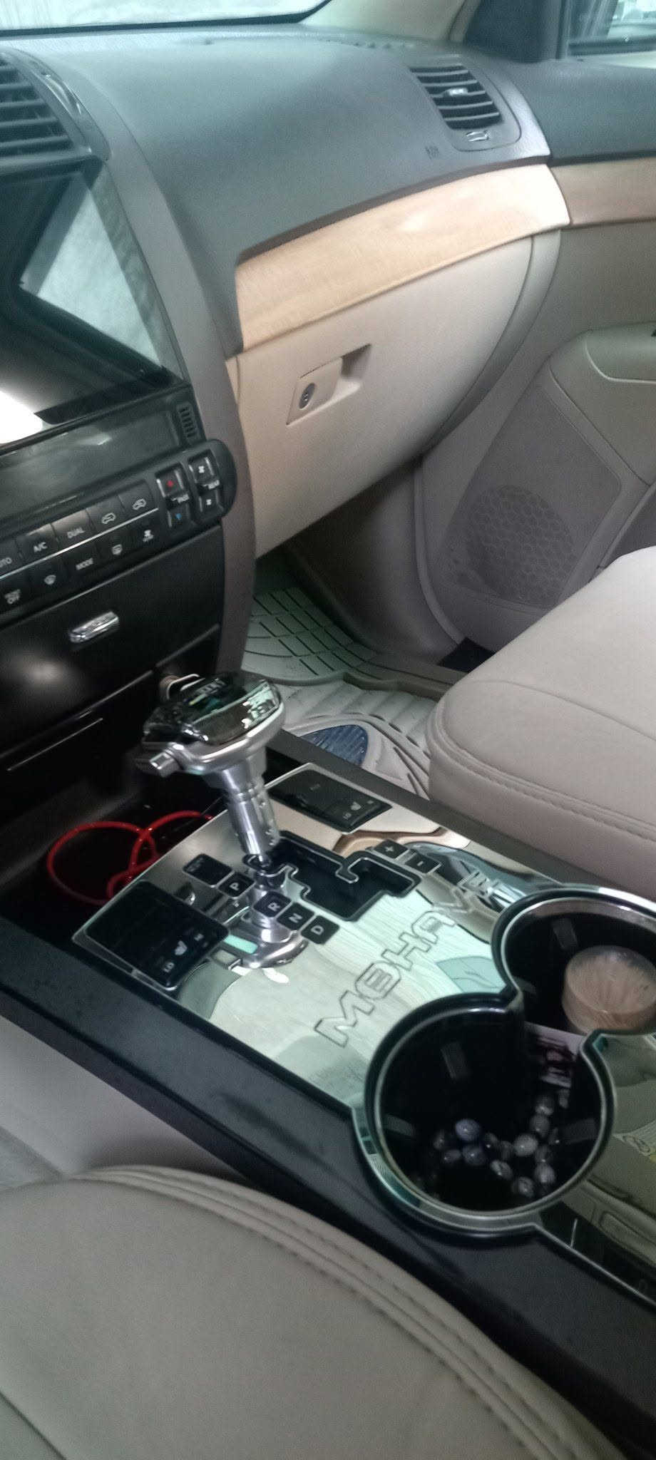 مهافي ٢٠١٤  خليجي بيها فقط شبرين بالجامرلغ الأمامي والصندوق أثر شخوط بسيطه مجرد كلير سنويه جديده &بأسمي تبريد ثلج
بصمه أبواب وبصمة تشغيل
تحكم
تو ويل
سياره خير من الله نظيفه 
السعر ١٢٨ 
الاتصال *********** 
#مكلف_بالنشر
