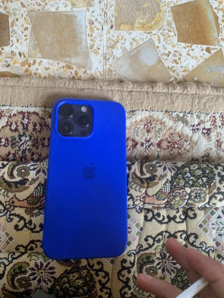 ايفون ١٤برو ماكس
ذاكره ١٢٨
بطاريه ١٠٠٪؜مبدل 
الجهاز بي خط بل شاشه مثل ما موضح بصوره وضهره مكسور الكامره سينمائي اكس ٣مرات تشغتل مرات لا زر البور عاطل التلفون مال جنيه تلفوني الشخصي 
ملاحضه يرهم مراوس ايباد حسب القناعه 
للاستفسار ***********
