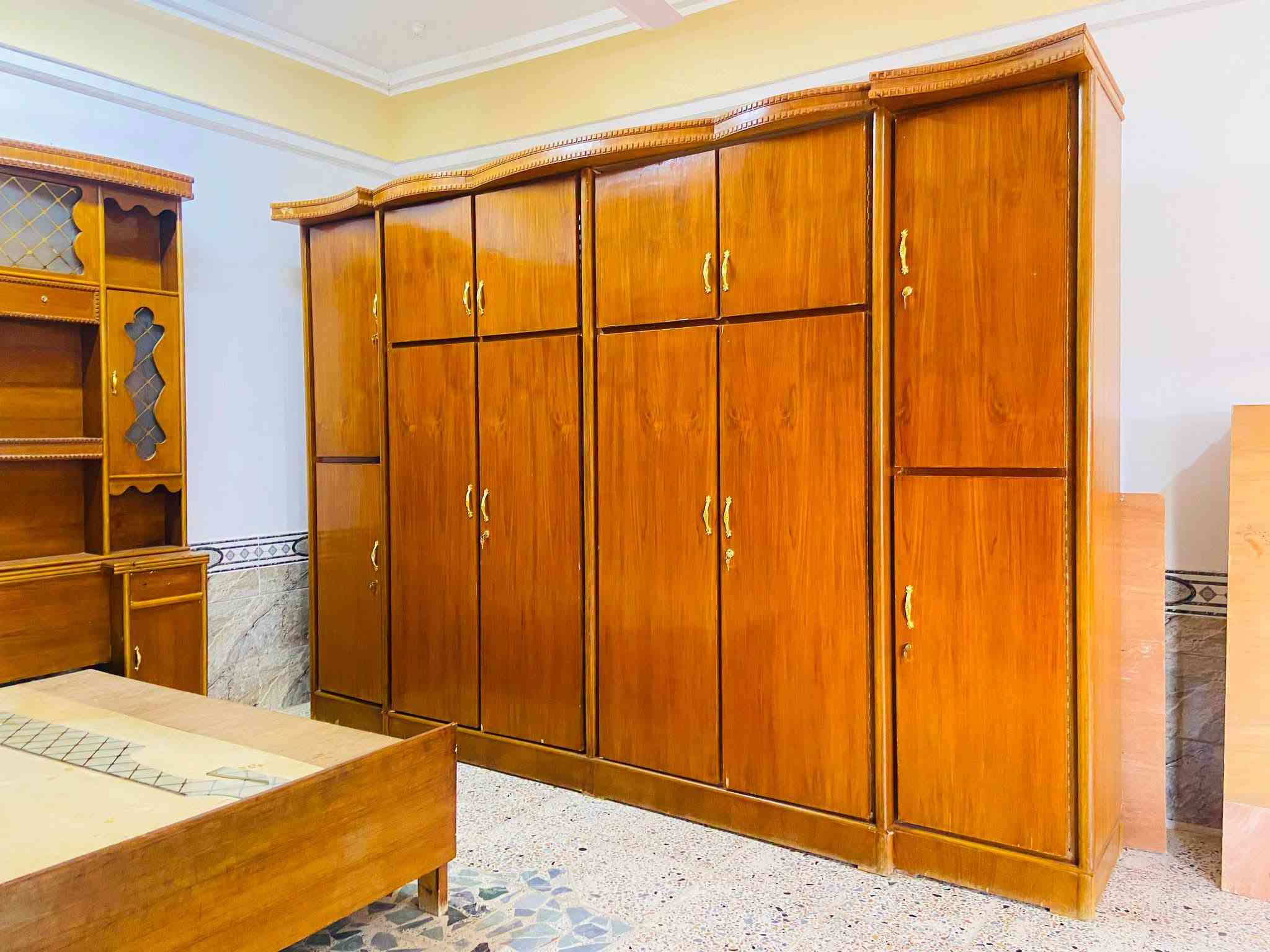 متوفر غرف نوم بعدهن جدد خشب صاج داخل و خارج شرط حطاطه نضافه فول ديكور حديث بسعار مناسبة
‏عنوان الرمانه البعبيد الحويجه نقل وشد مجاني واصل لباب بيتك وتلميع 
‏‪***********‬/ وتساب وخاص
