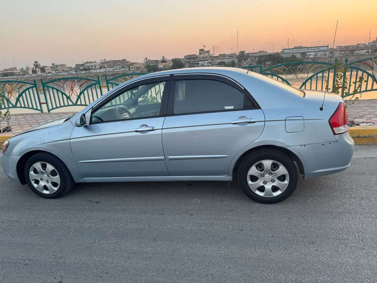 السلام عليكم للبيع كيا سبكترا وراد امريكي حادثها جاملغ خلفي
موديل2007
بيها رشات صبغ اثر جراد اقل الحزام ابيع صبغ حزام السياره جاهزه من كلشي كير محرك 2000 كفاله حداديه جديده تبريد ثلج حجر البيئة موجود  سياره كلش نظيفه 
ماشيه 200
السعر 76وبيها مجال قليل

للاستفسار
***********
عنوان كربلاء الهندية

