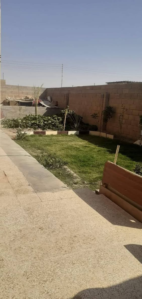 مشتمل طابقين البيع مستعجل ب عانه بل شيشان التواصل على رقم صاحب البيت ***********
