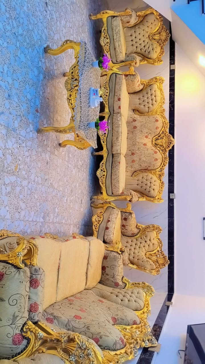 السلام عليكم تخم اللبيع ملكي عشرة مقعد نضيف لا ضرر بي ولاشي مكاني بغداد جسر ديالى السعر 400وبي مجال ***********
