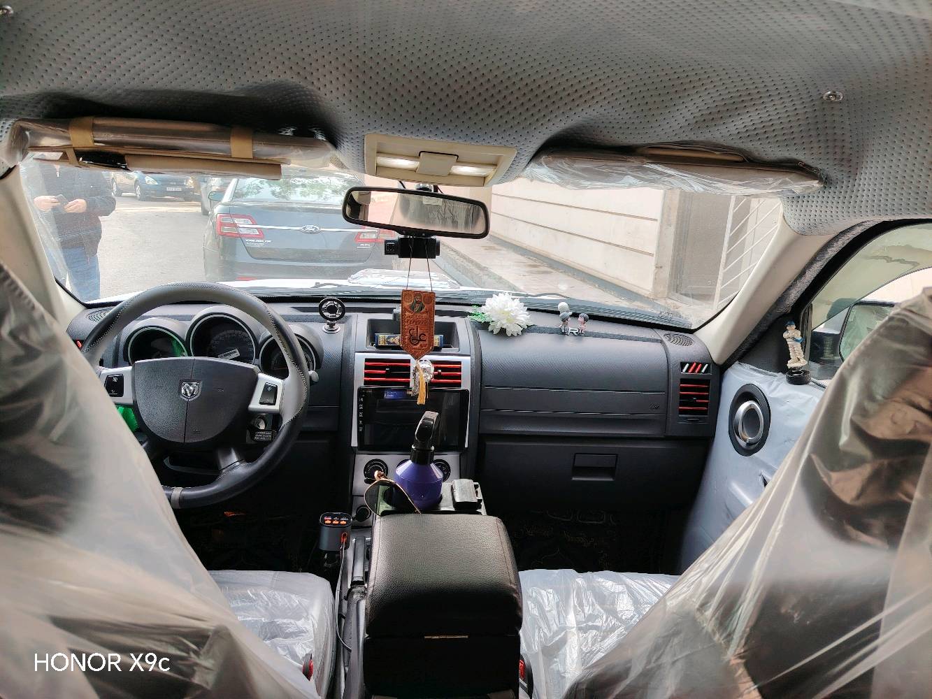 للبيع دوج نيترو 2011 - SXT فول مواصفات - سيارة بلادية ونظيفة كلش
🚙 النوع: Dodge Nitro SXT 2011

🎨 اللون: أبيض لؤلؤي

📍 المكان: بغداد 

🔢 الرقم: 21 C سليمانيه - دولي

المواصفات والإضافات:

✅ محرك 6 سلندر 3.7 قوي واقتصادي

✅ ويل 20 رياضي جديد + تايرات جديدة

✅ دعامية أمامية وحش + دعامية خلفية كروم + هوك سحب

✅ روف راك + كشافات LED فوق

✅ دواسات جانبية نيكل

✅ فتحة بونيد رياضية + كت أحمر مميز

✅ سيارة عالية، هيبة بالشارع، ما تحتاج دينار صبغ

السيارة جاهزة من كلشي، محرك وكير وتبريد توب. سنوية جديدة. 

سعرها 110$ وبيها مجال بسيط للشراي الجاد.

للاستفسار: ***********

ملاحظة: البيع نقد أو مراوس حسب الاتفاق.

نص مكتوب في الصور:
- HONOR X9c