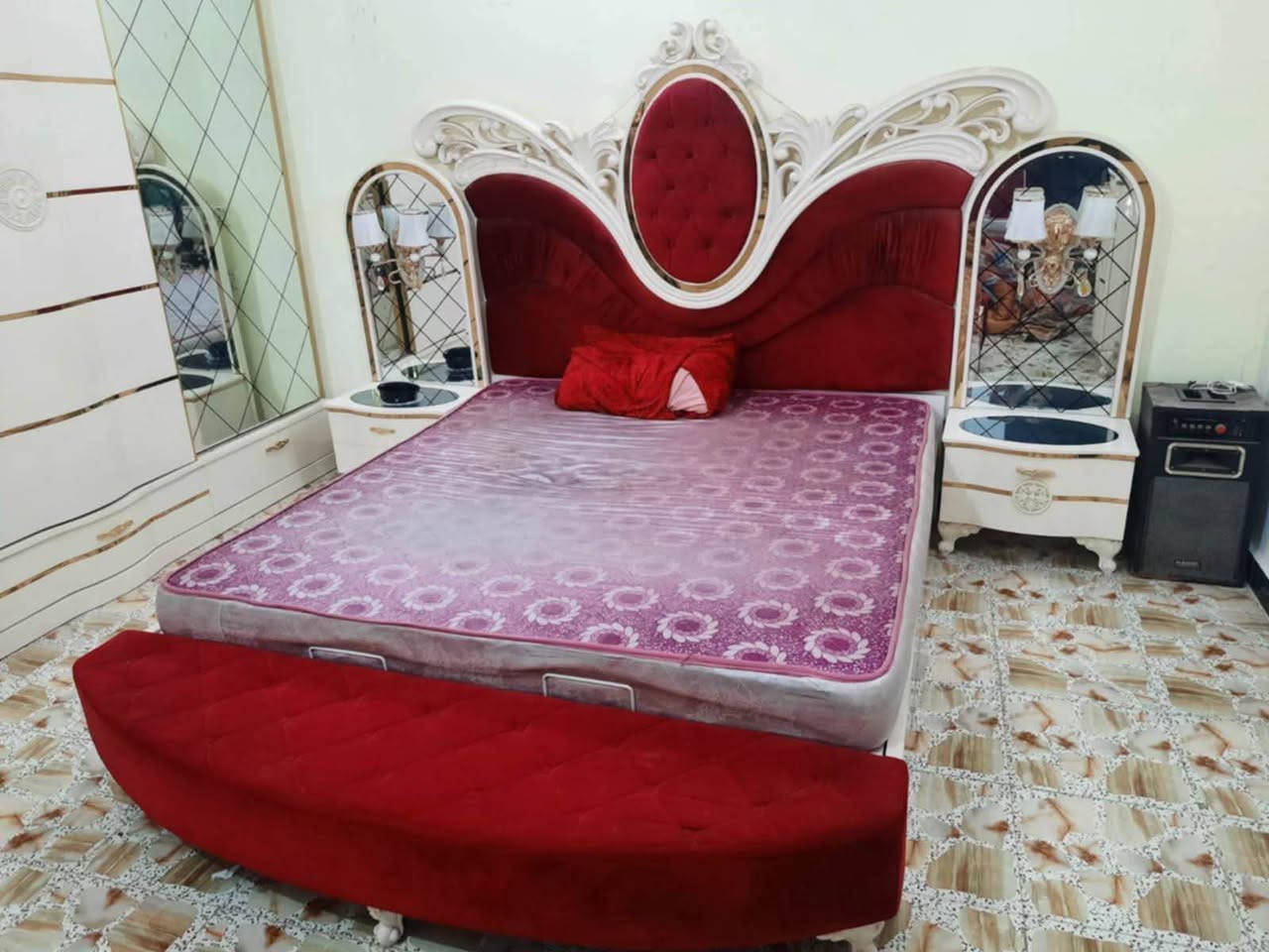 غرفة نوم للبيع ب ٧٥٠ للاستفسار ***********
