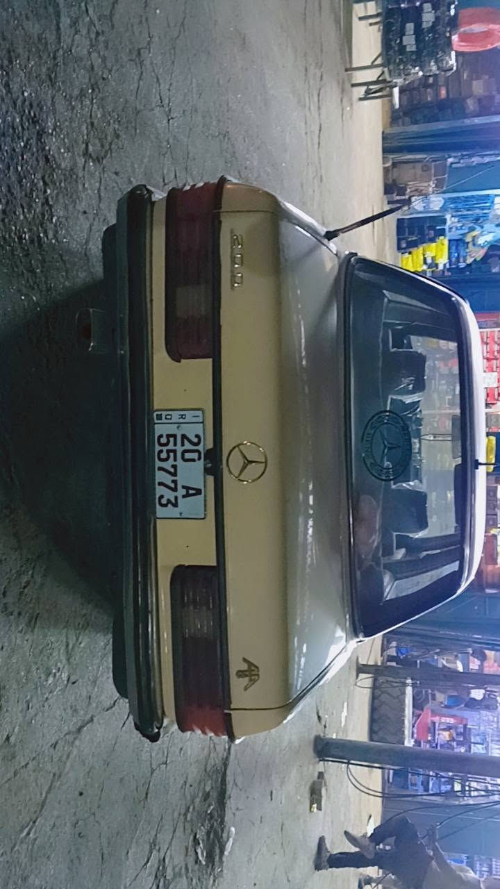 مرسيدس • موديل ٨٤ • رقم ديالى