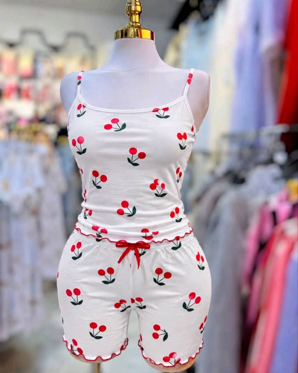 🌸 كوني دومآ متألقة 🌸

تشكيلة تجنن من أجمل التراكات 😍❤️

تراك شورت وكيمونة ❤️🍒 خامة القماش فانيلة ستريج ناعم 💯 الأصلي درجة أولى يجنن باللبس والقماش غسل ولبس ✔️

القياسات : فري سايز يلبس من وزن ٣٠ الى ٧٠ كيلو 💯✅

سعر التراك 10  
🚘 يوجد خدمة توصيل لجميع محافظات العراق5 الاف 🚘