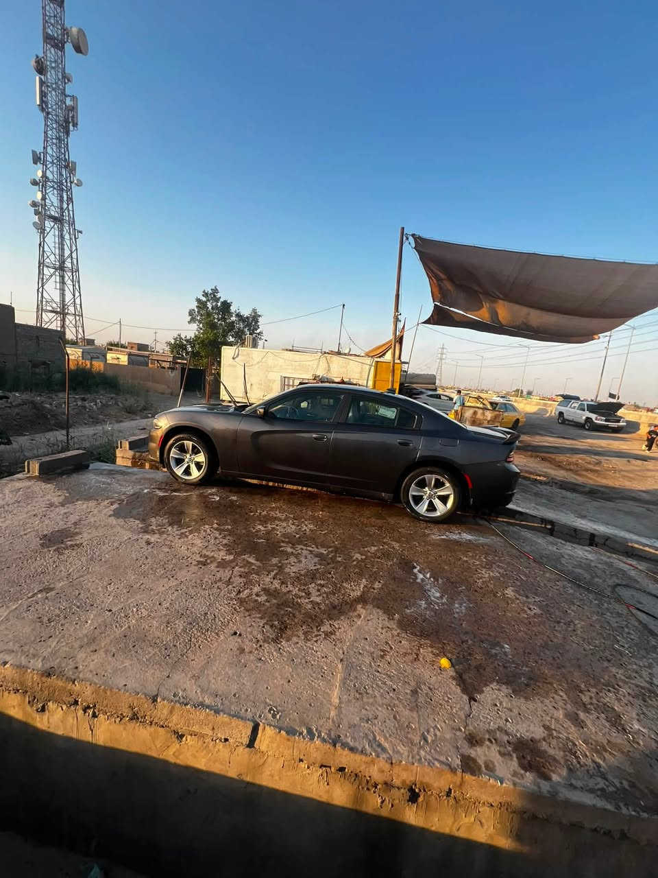 سلام عليكم جارجر للبيع موديل 2016 اصل سياره وراد امريكا بجم كبس بيه باب السايق مبدل او الباب الوره مرشوش جماليه الباقي كفاله كير محرك كله كفاله  سياره مكفوله لغد او شواصي محرك 3600 مواصفات SXT شاشه جبيره كشنات كهربائي تخم تايرات جديد حداده جديده رقم بصره بسمي تحويل ثاني يوم مكان السياره البصره سعر 168وبيه مجال ***********
