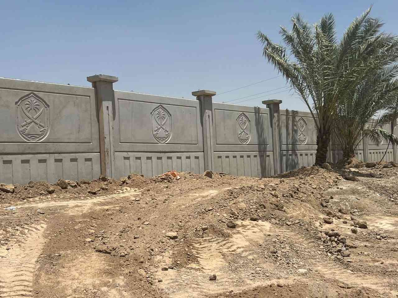 تصنيع وتجهيز جدران كونكريت جاهزة

جودة عالية • دقة في التصنيع • متانة وتحمل

نقدم لكم خدمات تصنيع وتجهيز الجدران الكونكريت الجاهزة (Precast)

بمواصفات مدروسة وجودة عالية، لتلبية احتياجات المشاريع الإنشائية والصناعية

***********

نص مكتوب في الصور:
- تصنيع جدران كونكريت جاهزة جودة عالية .. سرعة في التنفيذ .. متانة تدوم حلول مثالية لجميع المشاريع المواصفات القياسية ارتفاع الجدار 2 م طول اللوح الواحد 4 م سمك الجدار 12 سم مقاومة عالية عمر افتراضي طويل دقة في التصنيع تركيب سريع وسهل الموقع بغداد - الدورة - قرب قاعدة صقر للاستفسار والاتصال ***********
- تصنيع جدران كونكريت جاهزة جودة عالية .. سرعة في التنفيذ .. متانة تدوم حلول مثالية لجميع المشاريع المواصفات القياسية ارتفاع الجدار 2 م طول اللوح الواحد 4 م سمك الجدار 12 سم مقاومة عالية عمر افتراضي طويل دقة في التصنيع تركيب سريع وسهل للاستفسار والاتصال *********** الموقع بغداد - الدورة - قرب قاعدة صقر