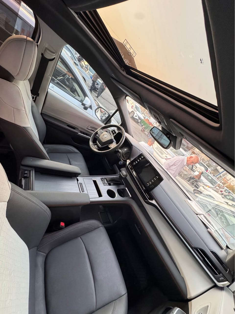 Toyota sienna 2024 xse
تويوتا سينا سيارة عائلي 
فول فول مواصفات داخل لونين كشنات جلد مواصفات xse يعني فول من الاخير سياره رقم مالته ما مكسور ضمان ترقيم مدة ثلاثه شهر تكدر ترقيم اجره و لو خصوصي بكيفك و سياره بس بونيت اني سبغته بس رش بدون نقته دواخل رقم شاسي موجود بال منشور بدون دواخل بدون ارباك سيارة يعتبر زيرو ماشيه ٣٣٠٠٠ الف كيلو متر بعد كل شي مابي سعر ٣٢٠ ورقه و بيها مجال للطيبين تحياتي للكل 🙏🏻
رقم تلفون ***********
*********** أربيل, العراق
