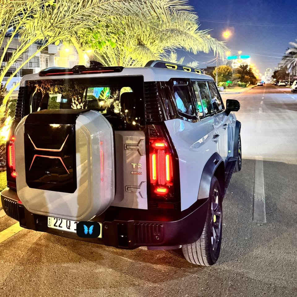 للبيع JETOUR T2 LUXURY 2025 | نظافة وضمان وصيانة شركة فقط 🔥
للبيع Jetour T2 Luxury موديل 2025، لون اسمنتي ، استخدام شخص واحد، السيارة نظيفة جدًا  ومتابع صيانتها بصورة منتظمة.

* الممشى:23,270 كم قابل للزيادة البسيطة
* السيارة داخل الضمان
* جميع تبديلات الزيوت والفلاتر والصيانات داخل مركز الصيانة
* استخدام شخص واحد فقط
* السيارة نظيفة جدًا من الداخل والخارج
* توجد فقط شخوط سطحية بسيطة جدًا تذهب بالـ Polish وتكحيل على كد اصبح بحافه البنيد وهم بالباب الخلفي عكس سايق هم تكحيله صغيره 
اغلب التفاصيل موجوده بلصور

ومن أبرز موصفات فئة Luxury: محرك (2.0 Turbo) بقوة تقارب 254 HP وعزم 390 Nm، جير (7-DCT)، دفع رباعي ذكي (4WD)، أوضاع قيادة متعددة للطرق والبر، كاميرات بانورامية (540°)، أنظمة رادار وأمان ومساعدة سائق، سقف بانوراما، شاشة وسطية (15.6”)، نظام صوت SONY 12 Speaker، مقاعد كهربائية مع تبريد وتدفئة، شحن لاسلكي، Apple CarPlay / Android Auto، باب خلفي كهربائي وإضاءة Matrix LED.

💰 السعر: 243 ورقه 
🤝 قابل للتفاوض بشكل بسيط للجاد بعد المعاينة
للاستفسار يرجى التواصل على الرقم  الآتي: *********** 
🚙 السيارة تستحق المشاهدة نظافة وصيانة موثقة واستخدام شخصي.

السعر مو موضوع للنقاش العشوائي والتفاوض المعقول موجود بعد المعاينة 
اخوان اللي يعجبه السعر الف هلا ومرحبا واللي ميعجبه نورني بمروره ويشتري اغاتها  وتعليقك يعكس اخلاقك 🌹
