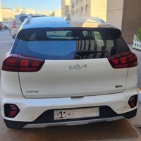 كيا نيرو هايبرد موديل 2022 ضربتها جانبية من جهة اللايت الايسر ( تبديل ...