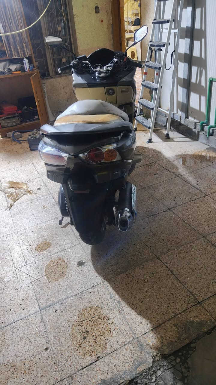 فورزه 010 / فول موصفات
محرك ما مفتوح معدل 140 بالطريق 120 
ستوني مسوي ادامة ماي راديتر اصلي ضمان سنتين + دهن اكسادو + دهن اكسل اصلي 
كلج خلفي بنز + قايش كلة جديد 
دراجة بلادية ما ملعوب بالضفيرة 
النضافة 80%
------------
اوراق اصولية عنواني بصرة 
السعر 9 وبيها مجال 
- ***********
