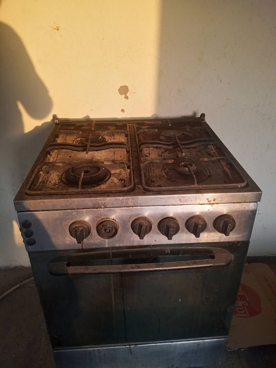 طباخ • نضيف • فرن شغال