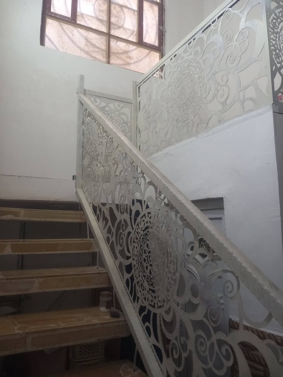 🏡 بيت للبيع – قضاء السنية
📍 مقابل ثانوية الكندي، قريب من سواق السفير 🚗 يبعد عن الشارع العام 60 متر فقط
📐 المساحة: 200 متر 📄 الطابو: زراعي سند 25
🏡 البيت كما موضح في الفيديو ✅ موقع مميز وقريب من الخدمات
💰 السعر: 60 مليون دينار قابل للتفاوض وبيه مجال للجادين
📞 للاستفسار والاتصال:    ***********
