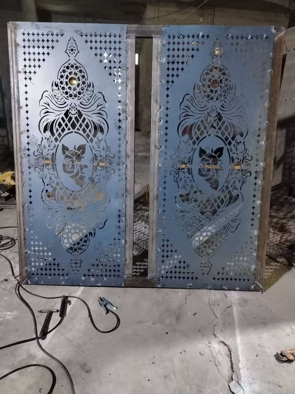 سلام عليكم حداد متنقل اباب شبابيك صقايف ايشي انه خادم اوي يد ربط كهرباء عمود هم ائسس البيوت مكاني نجف يم صيطره القايش يم مدرسه شمس الشموس اسكم جربايات مال نوم اسوي عادي  ***********
