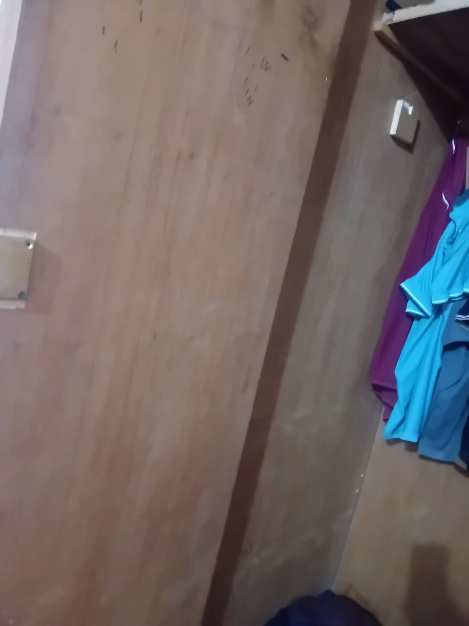 كنتور ٤ بيبان تسكام  للبيع سعره ٢٠٠ بي مجال بسيط الي يريده يتواصل عالرقم فقط ***********
